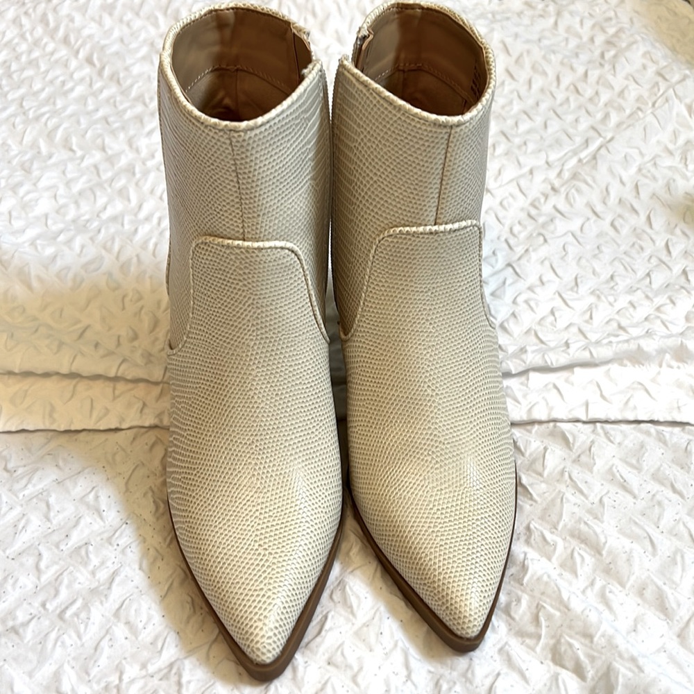 Express size 7 snake like cream booties